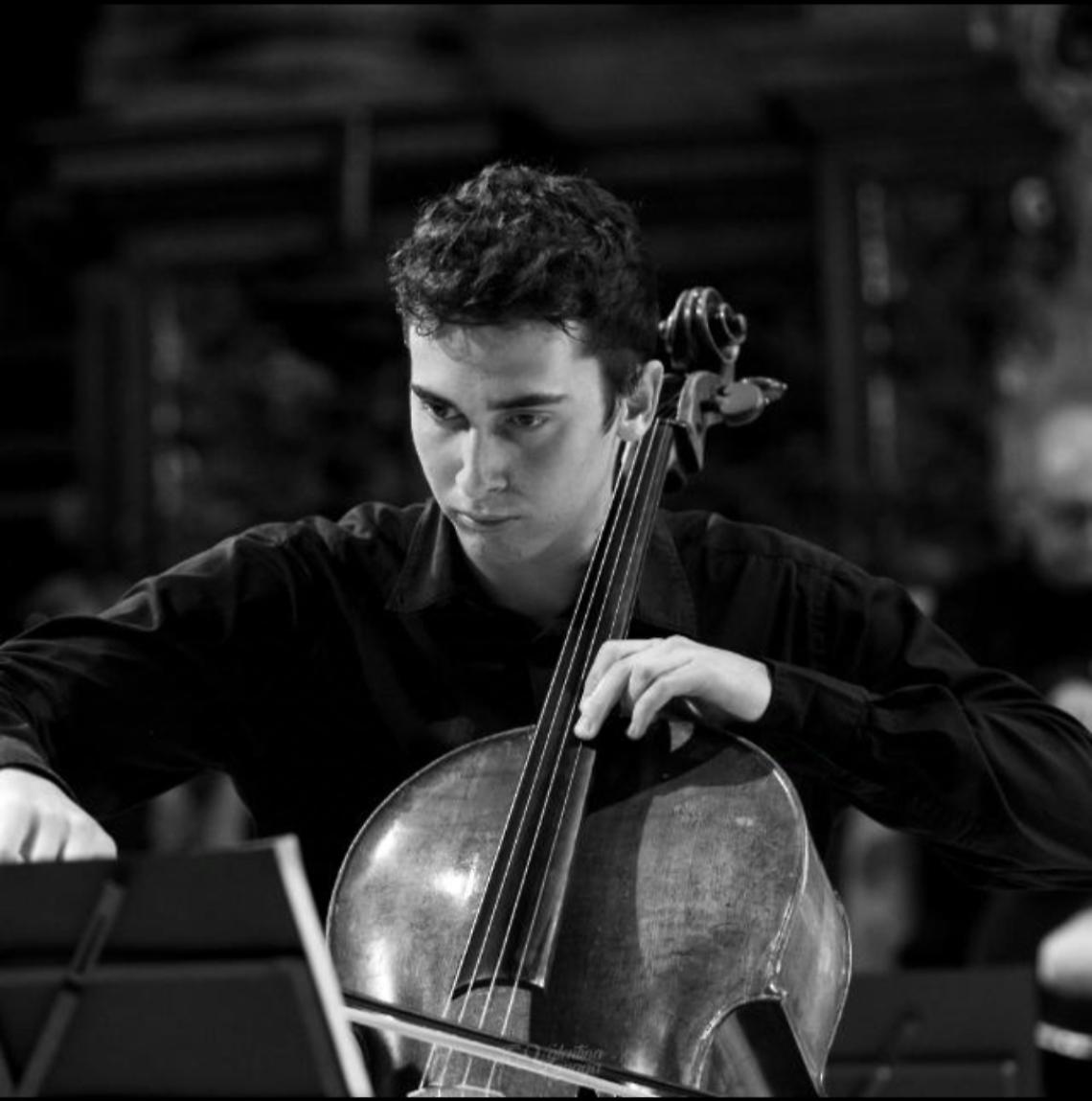 Il violoncellista Luca Dondi e il pianista Matteo Forlani si esibiscono in concerto per "Ferrara Musica al Ridotto" 1