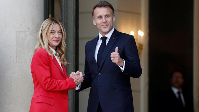 Incontro fotografico tra Meloni e Macron, con la sfida inevitabile a Trump. 2