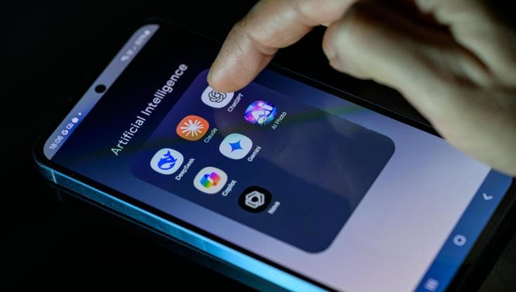 Intelligenza artificiale: interruzione dei servizi per ChatGpt, Claude e Gemini 2