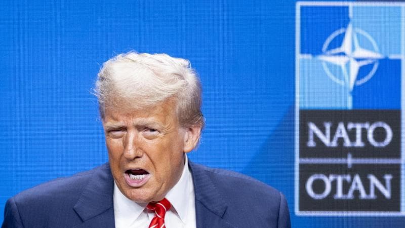 La critica di Trump alla Nato: “Mi ripugna, la lascio”. Successivamente propone una pausa nei rapporti con l’Iran. 2