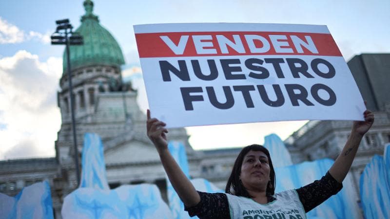 La motosega di Milei riguardo alle risorse idriche: autorizzate le estrazioni minerarie sui ghiacciai. 2