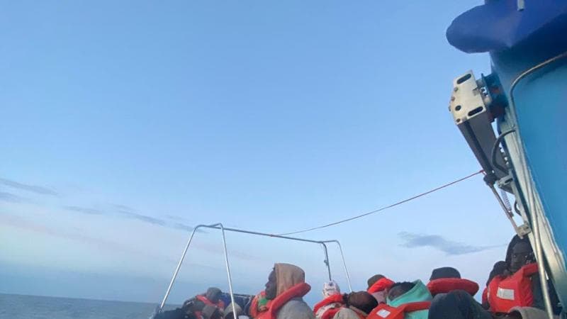 Lampedusa, i 44 superstiti dopo cinque giorni sulla piattaforma: “Credevamo di non farcela” 2