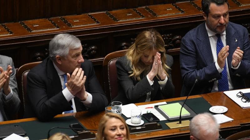 Le difficoltà del centrodestra: una settimana impegnativa tra rimpatri, lotta alla mafia e stabilità di Forza Italia. 2