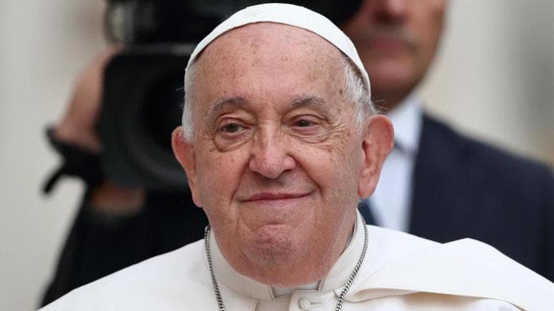 Le recenti dichiarazioni di papa Francesco sulla visita a Gaza e le sue osservazioni su Giorgia Meloni. 2