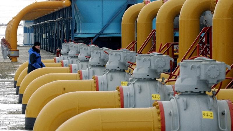 L'invito all'unità di Meloni riguardo alla crisi in Iran, mentre Salvini chiede forniture di gas dalla Russia. 2