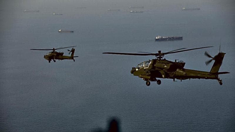 L'Iran mobilita le forze armate, mentre gli Stati Uniti dispiegano portaerei e marines: preparativi in atto per un'eventuale escalation. 2