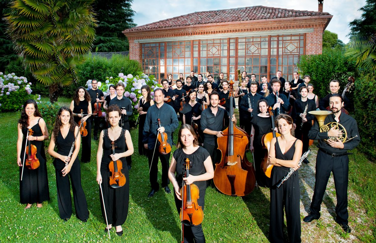 L'Orchestra Spira Mirabilis esegue la Seconda Sinfonia di Brahms. 1