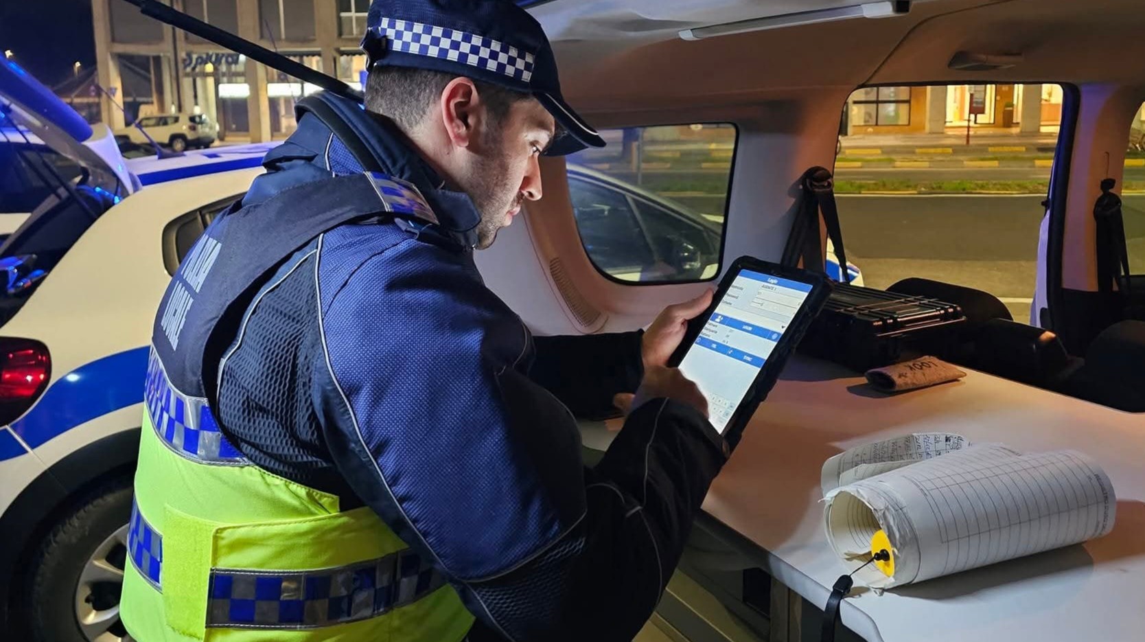 Montalbano, uomo di 45 anni trovato a terra con un monopattino. Si indaga su un possibile coinvolgimento di un veicolo. 1