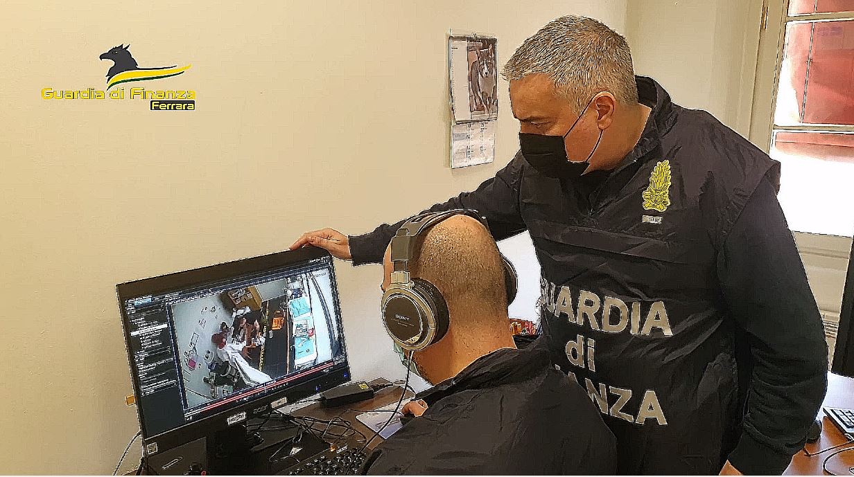 No vax, 124 persone sotto processo. Inizio dell'udienza preliminare per i falsi vaccini. 1