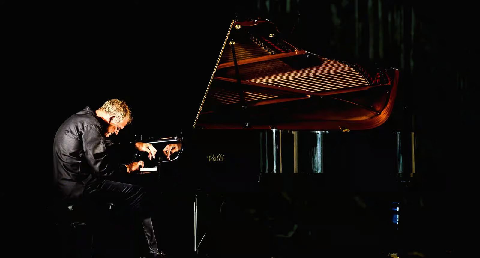 Paolo Marzocchi si esibisce al Jazz Club, evento organizzato da Istantanea a Serico Tonale. 1