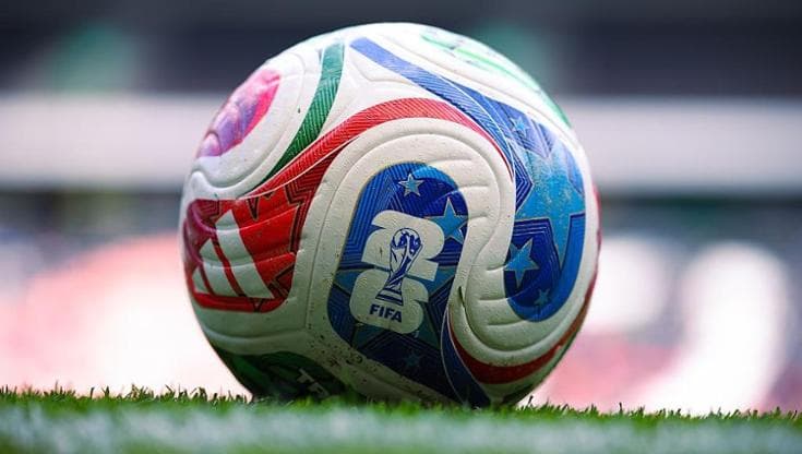 Per il Campionato del Mondo 2026, la FIFA si affida all'intelligenza artificiale e al sistema di fuorigioco semi-automatico. 2