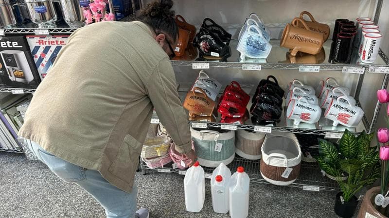 Pescara e Chieti senza acqua per interventi sulla rete idrica: corsa all'acquisto di bottiglie nei supermercati. 2