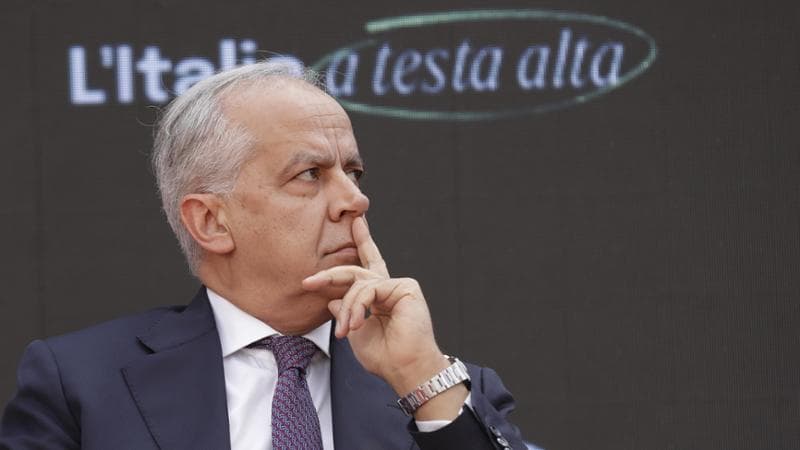 Piantedosi si protegge al Viminale. Claudia Conte non appare più nella rassegna stampa del ministero. 2