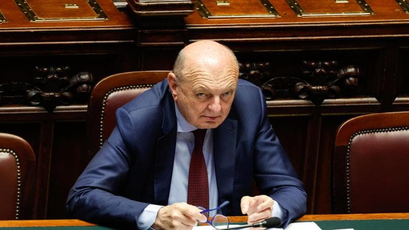 Pichetto: “Un completo shock energetico lascerebbe riserve per appena un mese. Si valuta la possibilità di razionamenti.” 2