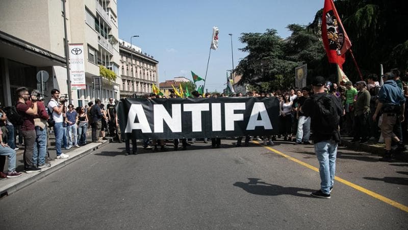 Porta a Porta segnala: "Minacce nei confronti della nostra giornalista durante la manifestazione Antifa a Milano" 3