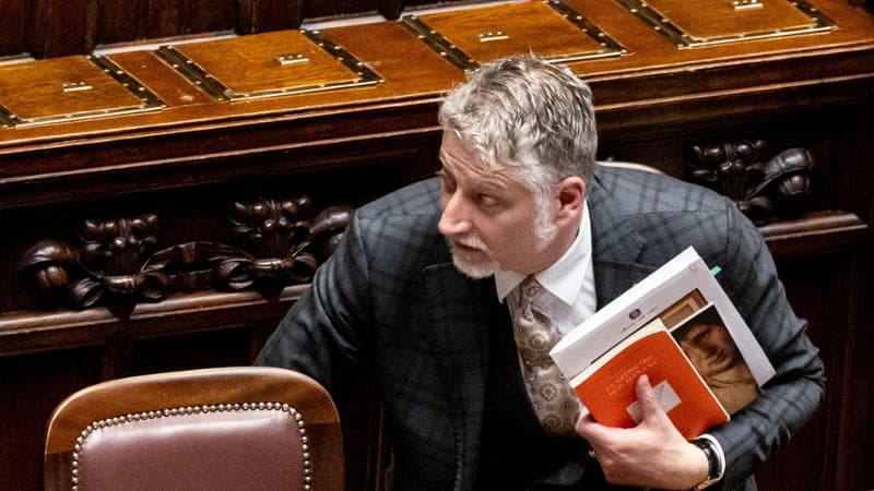 Regeni, cambiamento di direzione da parte di Giuli. Il ministero: rimozione dei commissari e nuovi standard per i film. 2