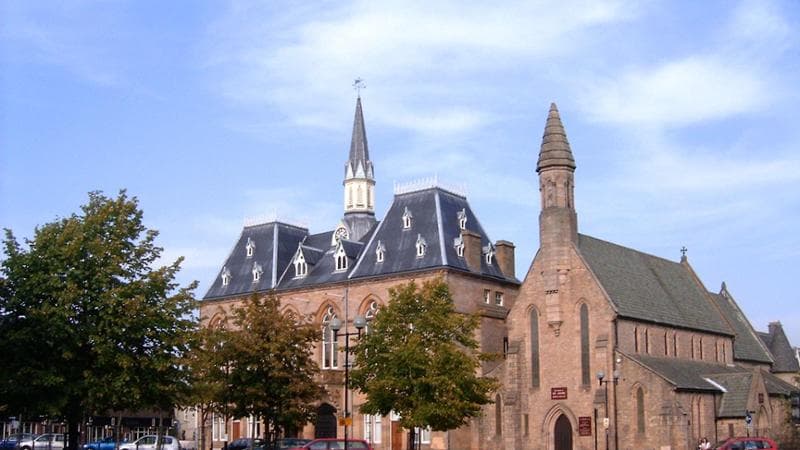 Regno Unito, scoperta di uno scheletro avvolto in carta da giornale: appartiene a un bambino nato tre secoli fa. 2