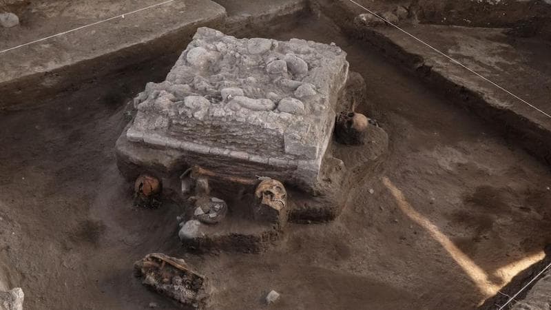 Rinvenuto in Messico un altare tolteco contenente quattro teschi: “possibile utilizzo rituale” 2