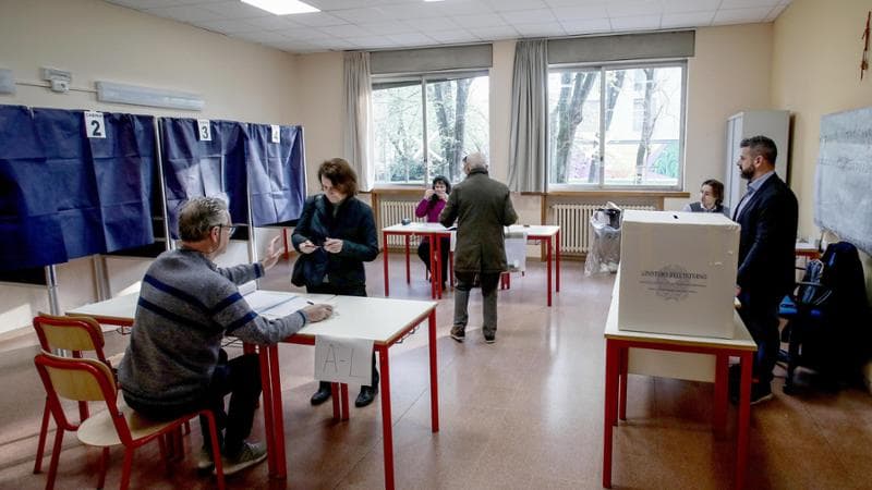 Sospesa la riforma elettorale. Difficoltà nel dibattito, polemica sul voto per gli italiani all'estero. 2