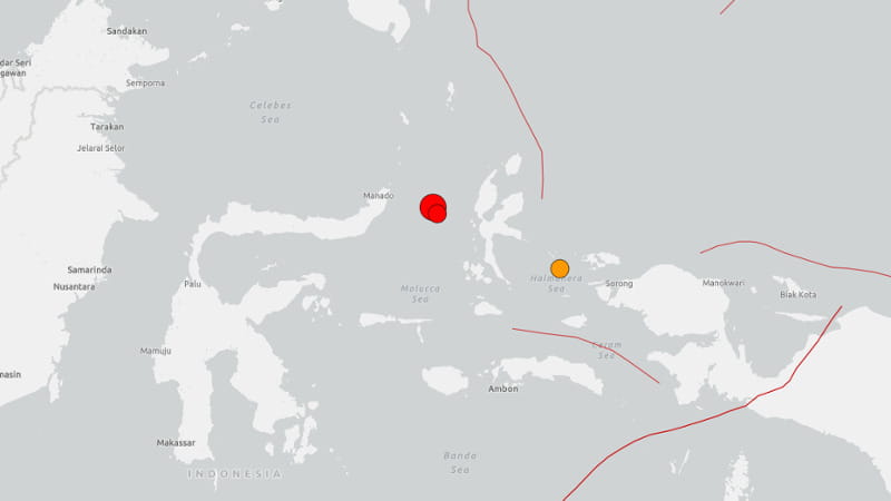 Terremoto di magnitudo 7.3 in mare al largo dell'Indonesia, attivata allerta tsunami: una vittima. 2