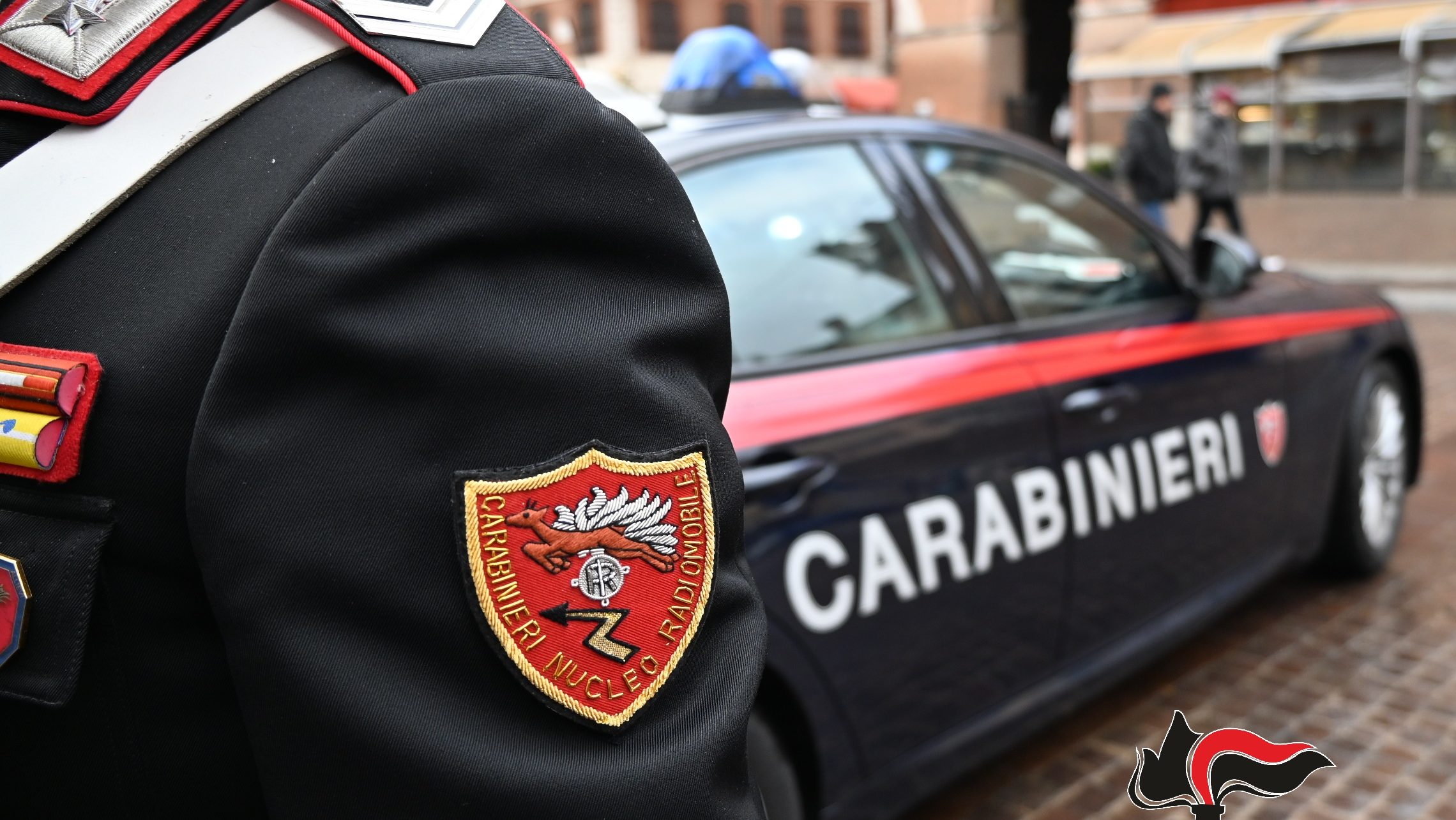 Arrestata una 28enne per aver aggredito i carabinieri dopo aver infastidito i vicini. 1