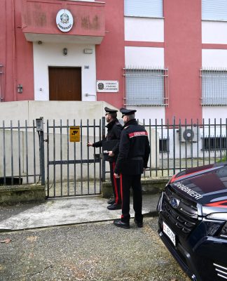Arrestato un uomo di 56 anni per rapina, lesioni e maltrattamenti. 2