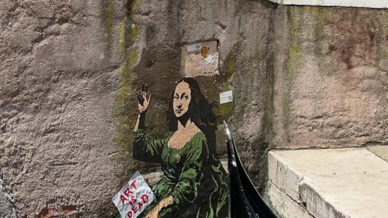 Biennale di Venezia: l'opera murale "Monnalisa" di Tvboy. 3