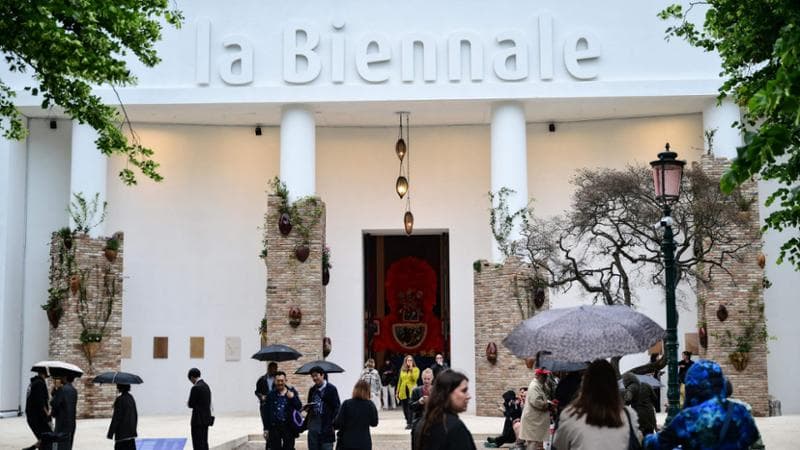 Biennale, l'Unione Europea: palcoscenico per i russi. Tuttavia, la fondazione risponde. 2