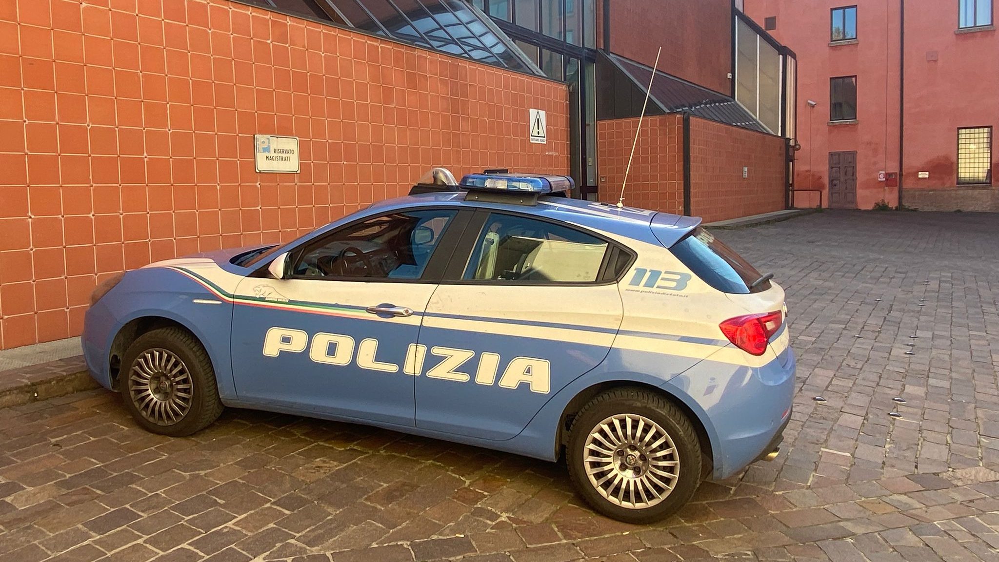 Causò il panico tra Rovigo e Ferrara. Condannato a tre anni e mezzo per l'incidente in via Padova. 1