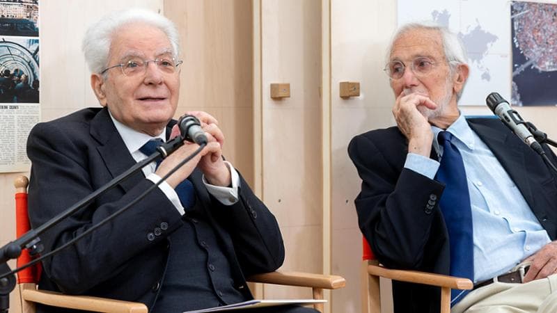 Conversazione tra Mattarella e Piano, il presidente ai giovani: “Nutrite il dubbio, l'errore è un valore” 2
