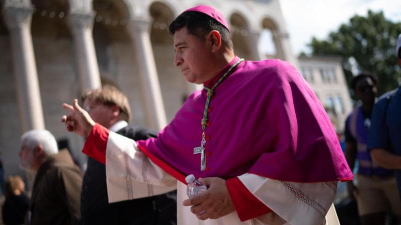 "Da migrante a vescovo: la consapevolezza della presenza di Cristo tra gli stranieri, scoperta in un bagagliaio" 3