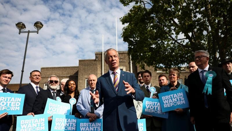 Elezioni municipali in Inghilterra, Farage commenta il successo: “Destra e sinistra non hanno più significato” 2