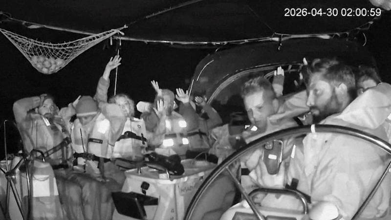 Flottiglia, prolungamento della detenzione per due giorni per gli attivisti arrestati. In arrivo in Italia alcuni dei fermati. 2