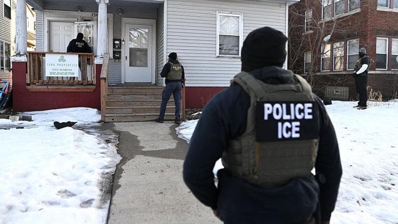Funzionario dell'Ice accusato di aver colpito un immigrato a Minneapolis. “Il distintivo non conferisce immunità” 2