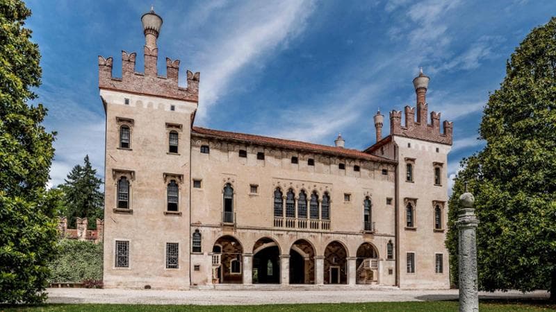 Giornata delle Residenze Storiche, da Palazzo Caetani al Castello di Brolio: accesso ai tesori d'Italia 2
