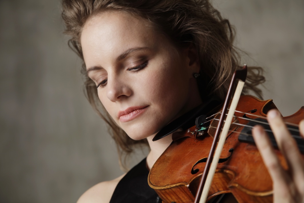 I Bamberger Symphoniker, sotto la direzione di Manfred Honeck, con la solista Julia Fischer, si esibiscono al Teatro Comunale. 1