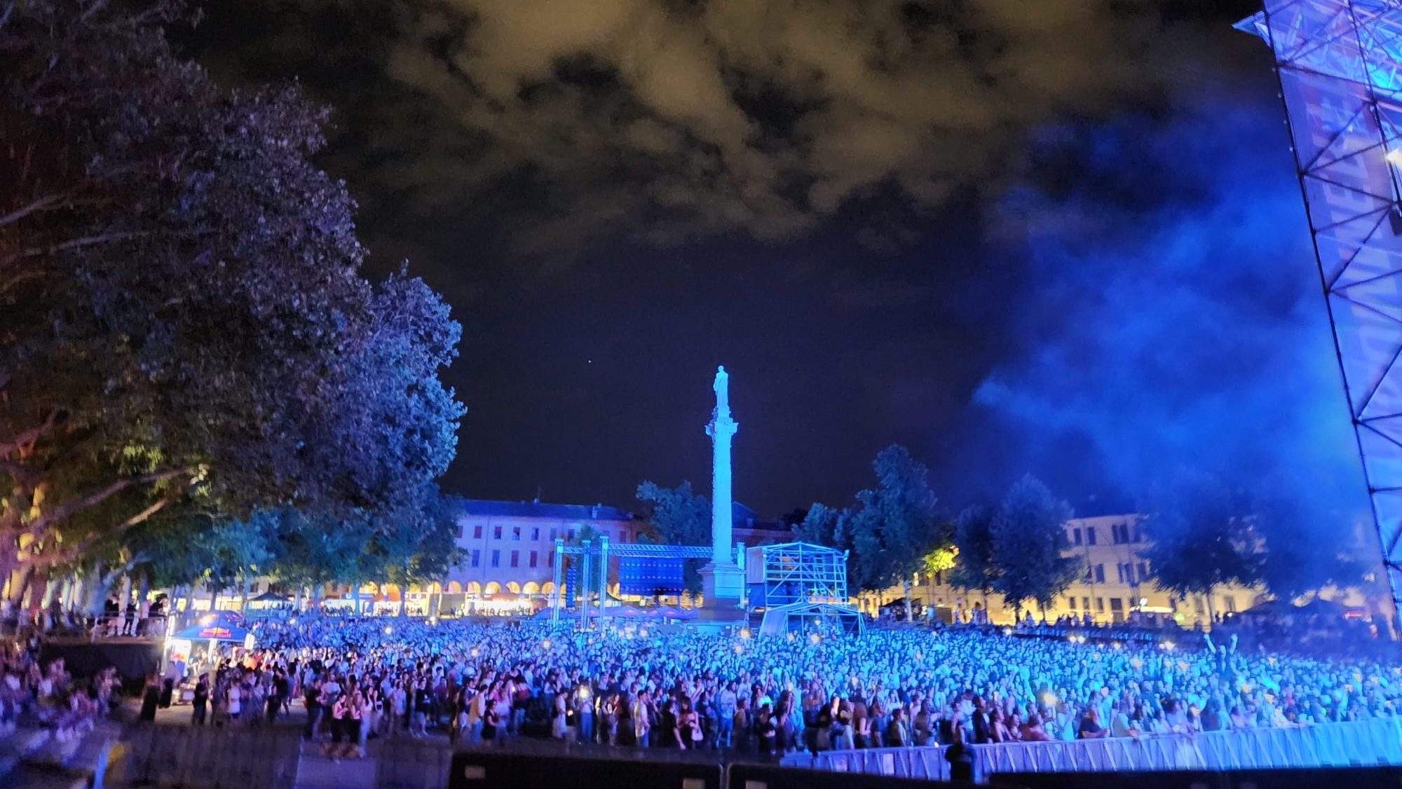 Il 105 Summer Festival si svolgerà in piazza Ariostea. 1