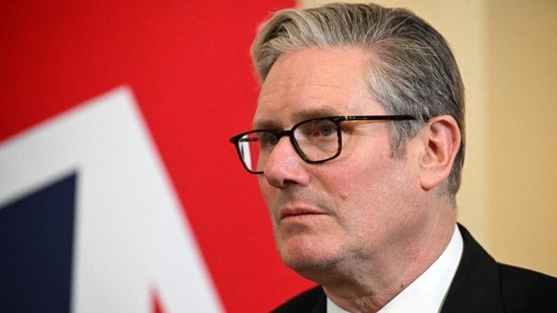 Il discorso di Starmer dopo la sconfitta: “Non mi dimetto”. Tuttavia, il primo ministro britannico è in difficoltà. 2