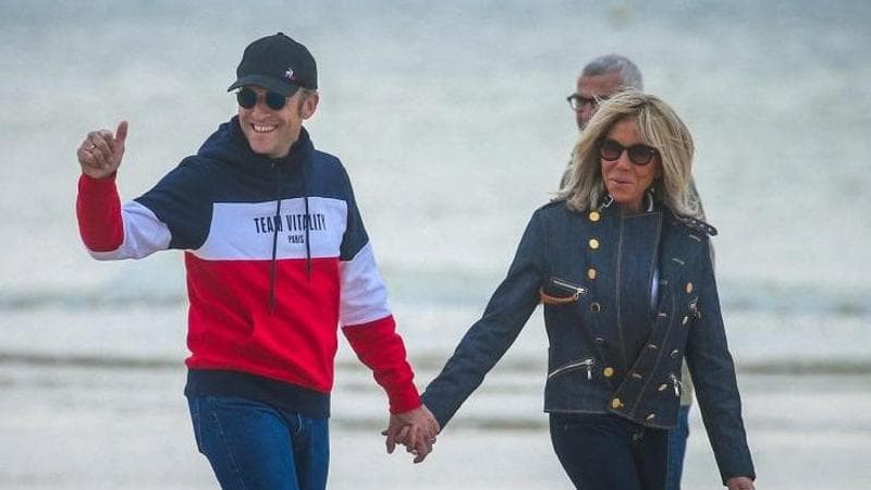 Il volume dedicato a Brigitte: “Il colpo a Macron in aereo è un momento di gelosia. Lei vive un periodo di malessere” 2