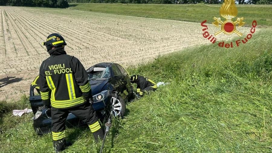 Incidente a Canaro. Le prime indagini indicano che il veicolo procedeva a velocità sostenuta. 1