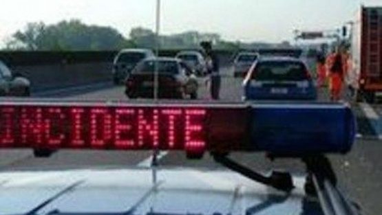 Incidente tra un'auto e un camion sulla Superstrada Ferrara-Porto Garibaldi: una donna è rimasta ferita. 1