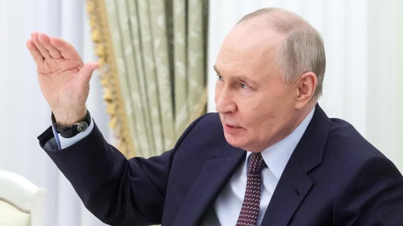 La preoccupazione per Putin. Le agenzie di intelligence occidentali: rifugi e severi controlli su cuochi e guardie del corpo. 2