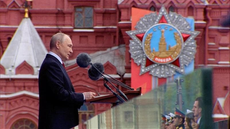 La sfilata di Putin a Mosca priva di carri armati e missili 2