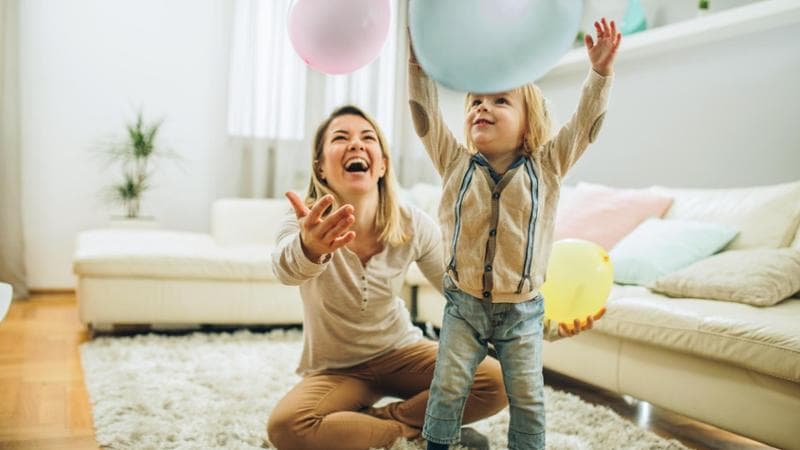 Lavoro da babysitter per le famiglie benestanti: “Ecco come arriviamo a guadagnare 4mila euro mensili” 2