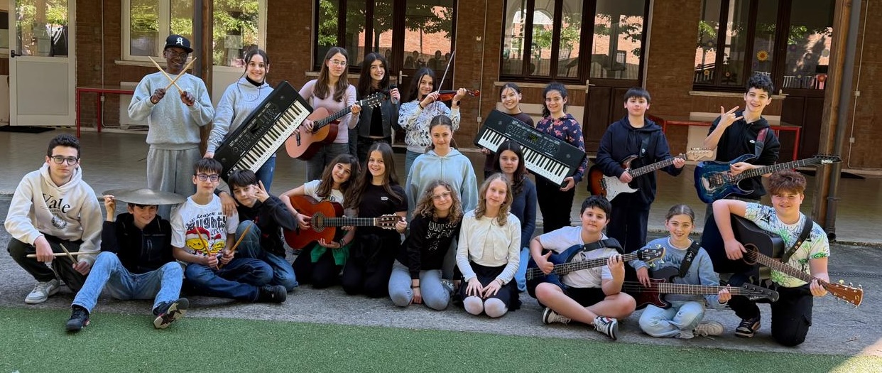 L'istituto scolastico si trasforma in un'orchestra 1