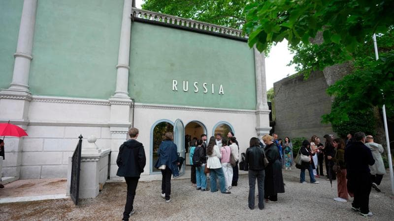 L'Unione Europea avvia un procedimento contro la Biennale e ammonisce Salvini: “Siamo pronti ad agire” 2