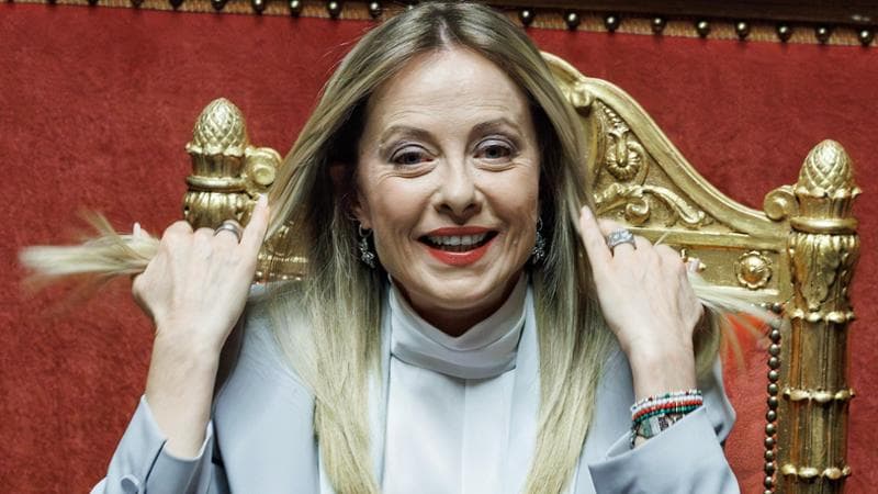 Meloni: “L'esecutivo ha ridotto le imposte. Il debito è attribuibile al superbonus”. Pd: “È distaccata dalla realtà”. 2