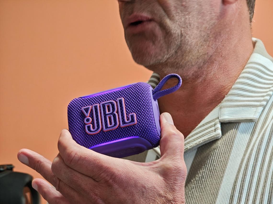 Ottant'anni di JBL: presentazione di nuove cuffie, altoparlanti e karaoke con intelligenza artificiale. 6