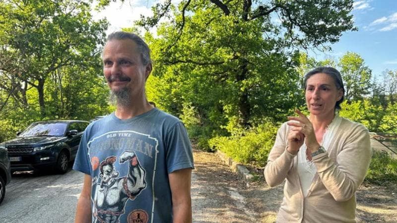 Permesso temporaneo per la famiglia nel bosco, i bambini incontrano i genitori. Pillon: “Esclusa la possibilità di affido” 2
