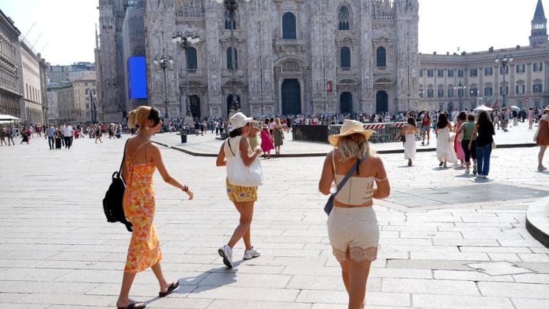 Previsioni meteorologiche: l'anticiclone proveniente dall'Africa introduce un anticipo d'estate con temperature che raggiungono i 30-32°C. 2